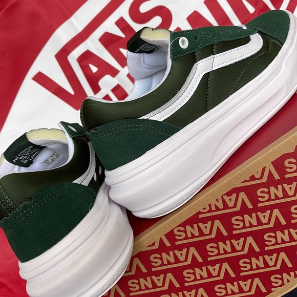 Vans Men’s Old Skool Over
Dark Green/White
VNOA7Q5EDGY
sneakers - Platforms - Picture 15 of 16